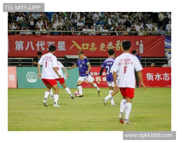 15号球衣的足球明星们盘点及其辉煌成就解析 15号球衣的足球明星们盘点及其辉煌成就解析