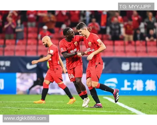 足球明星外貌酷似野兽引发热议球迷纷纷点赞与吐槽共存