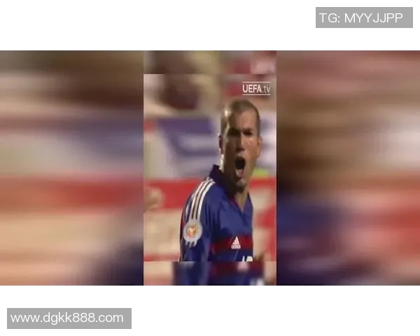 齐达内足球过人技巧集锦视频回顾展现传奇球星的华丽风采与精湛技艺